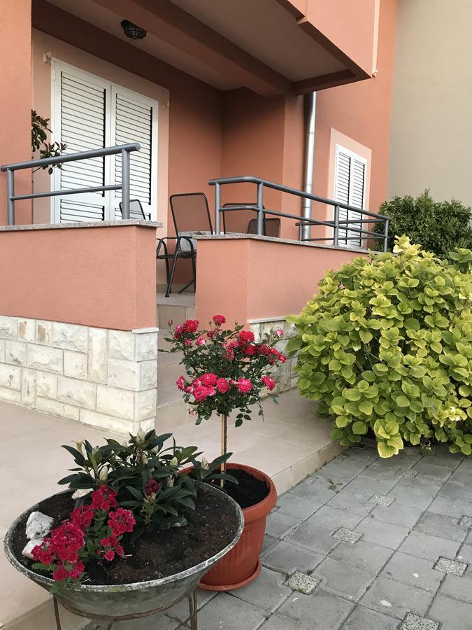 Apartments Juran Sukošan Exterior foto